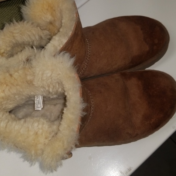 UGG Shoes - Ugg short brown boots women's size 8